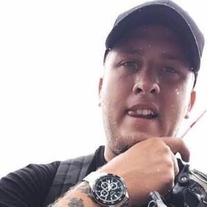 Meet your Posher, Chase